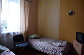 Отель Отель Кардинал Винница Двухместный номер эконом-класса с 2 отдельными кроватями-3